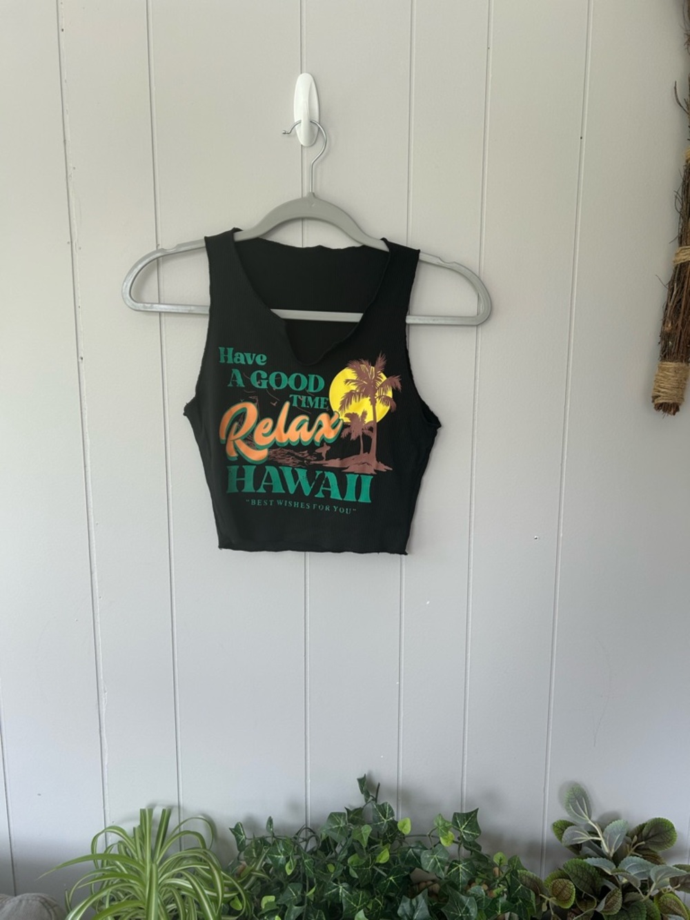 Vintage Style Black Cropped Have a Good Time Relax Hawaii Split Front Tank XS